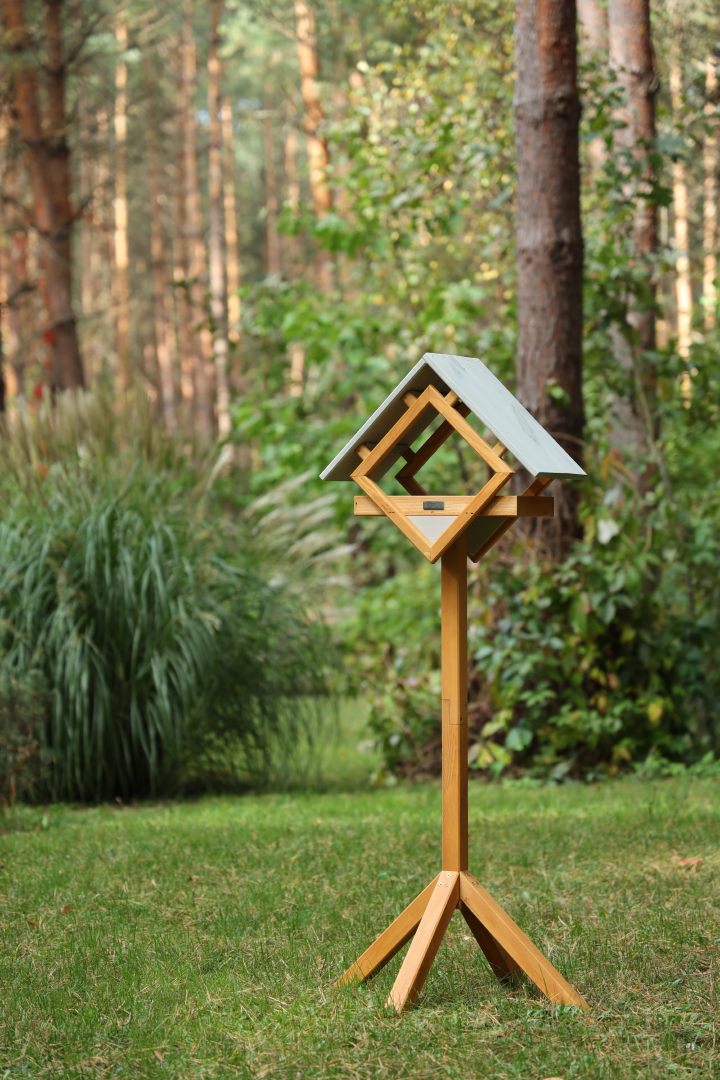 Vogelhaus aus Kiefer, grau / holzfarben